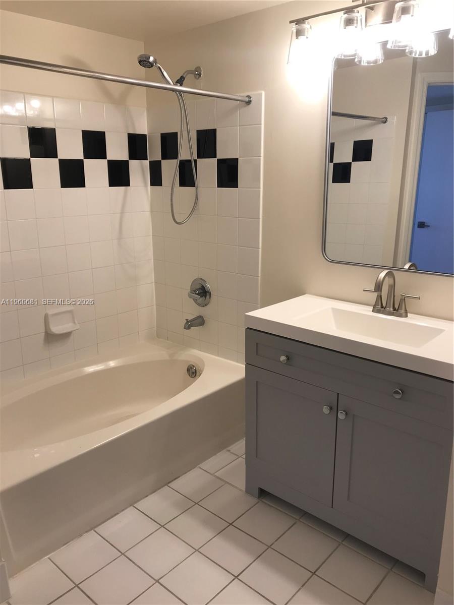 image The Waverly at South Beach5