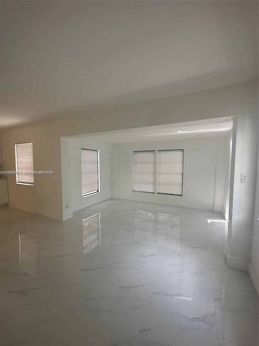 215 SW 21st Way Fort Lauderdale, FL 33312