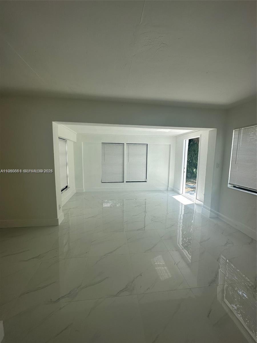 215 SW 21st Way Fort Lauderdale, FL 33312