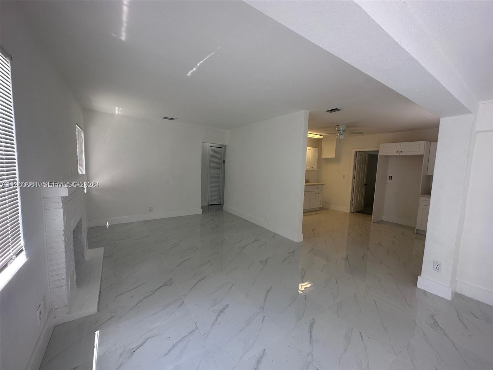 215 SW 21st Way Fort Lauderdale, FL 33312