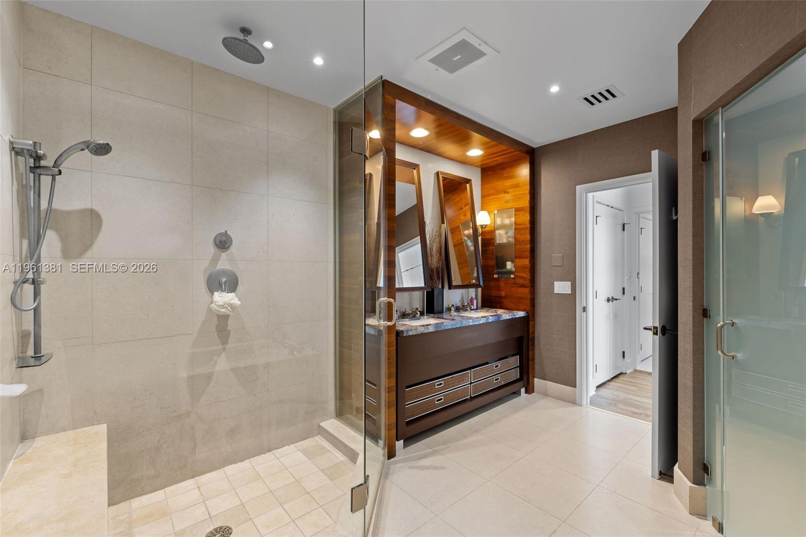 image The Carillon South Tower29