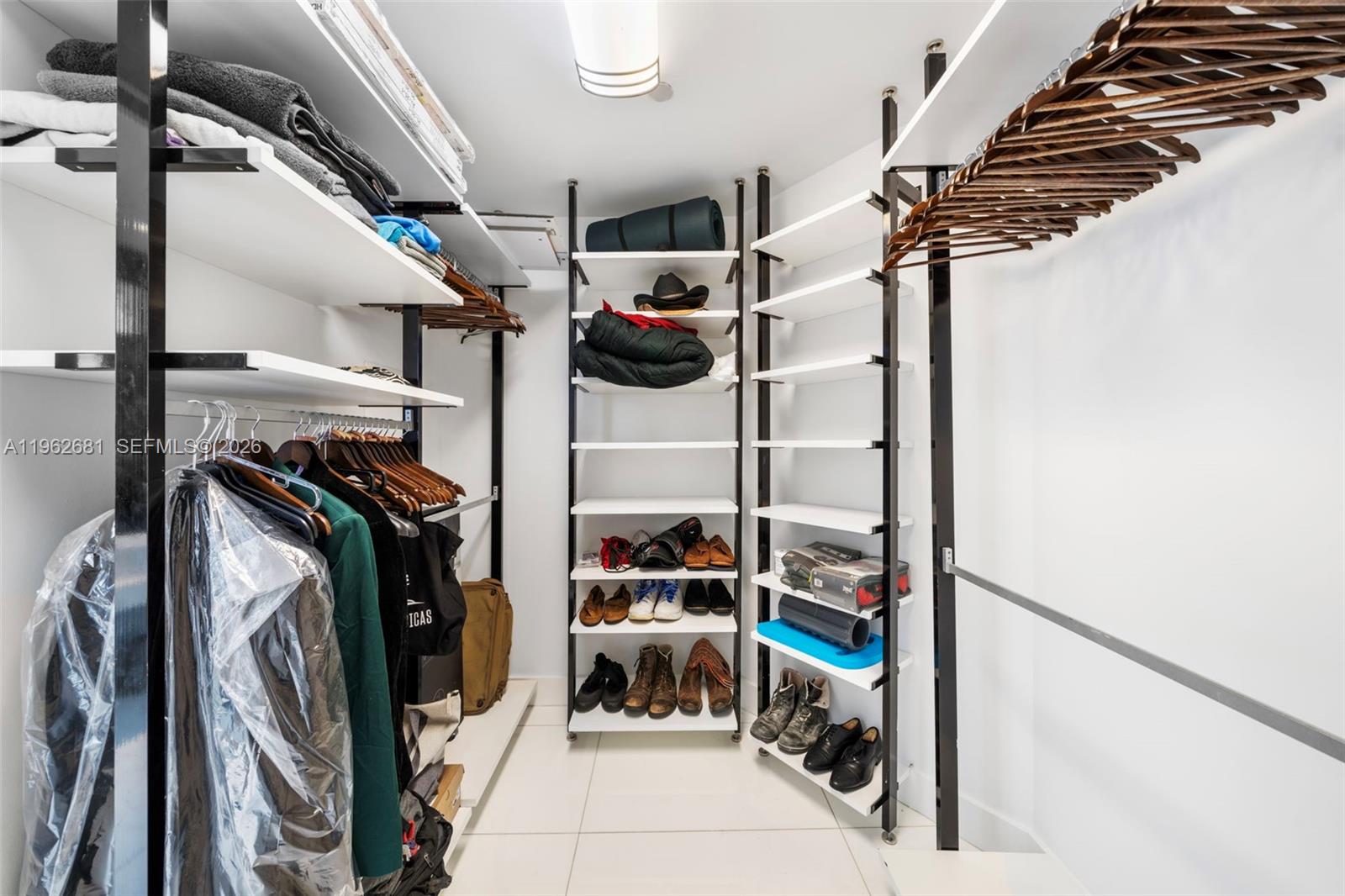 image Paramount Bay12