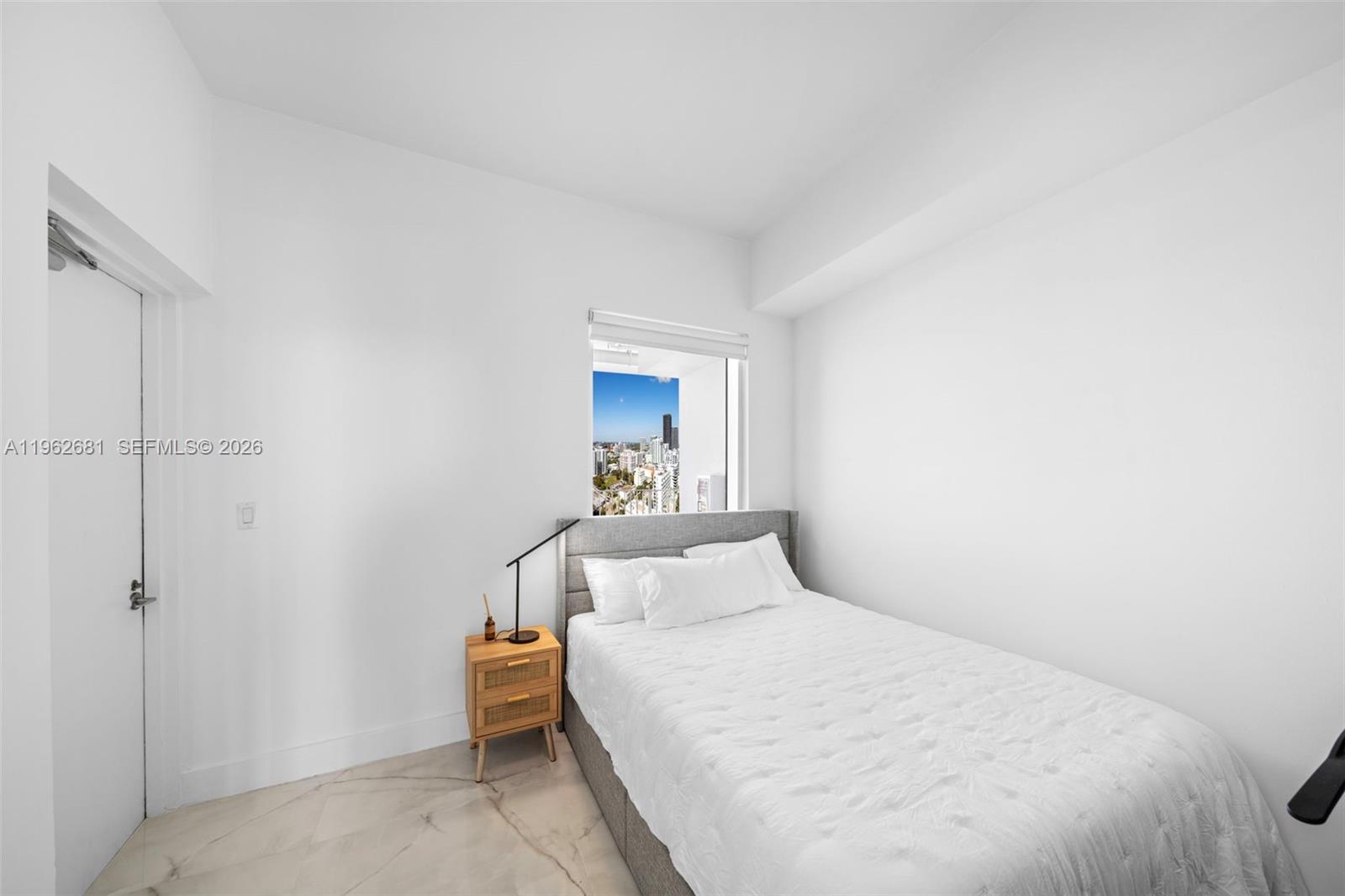 image Paramount Bay13