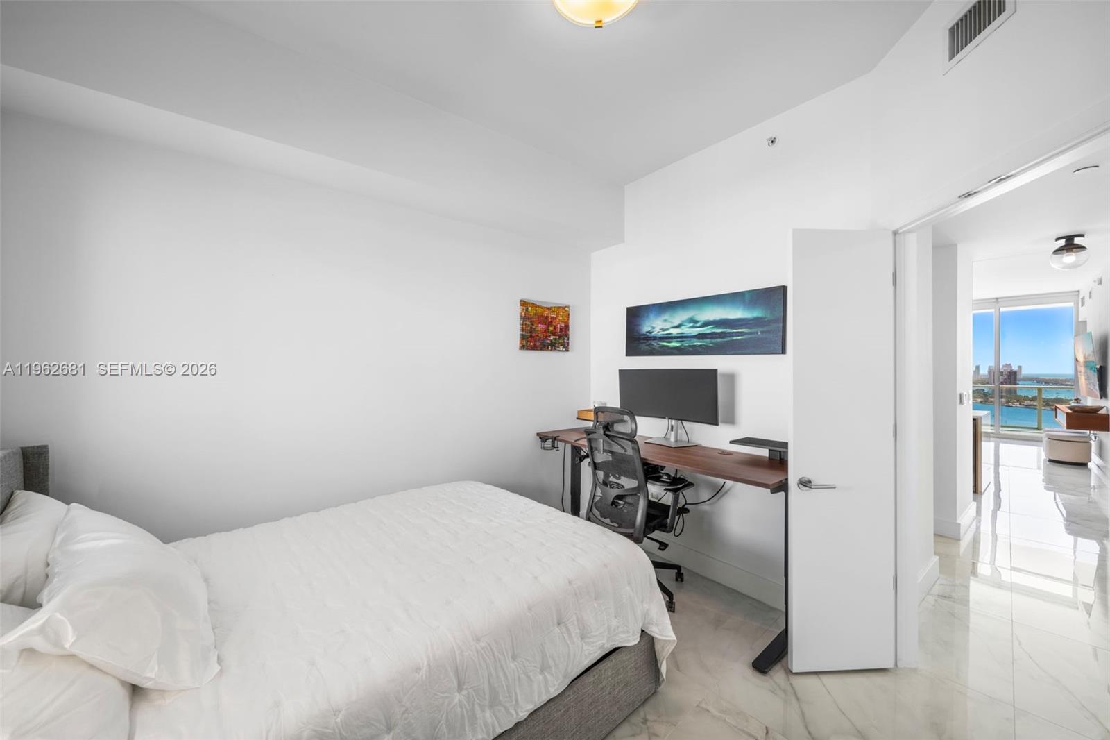 image Paramount Bay14