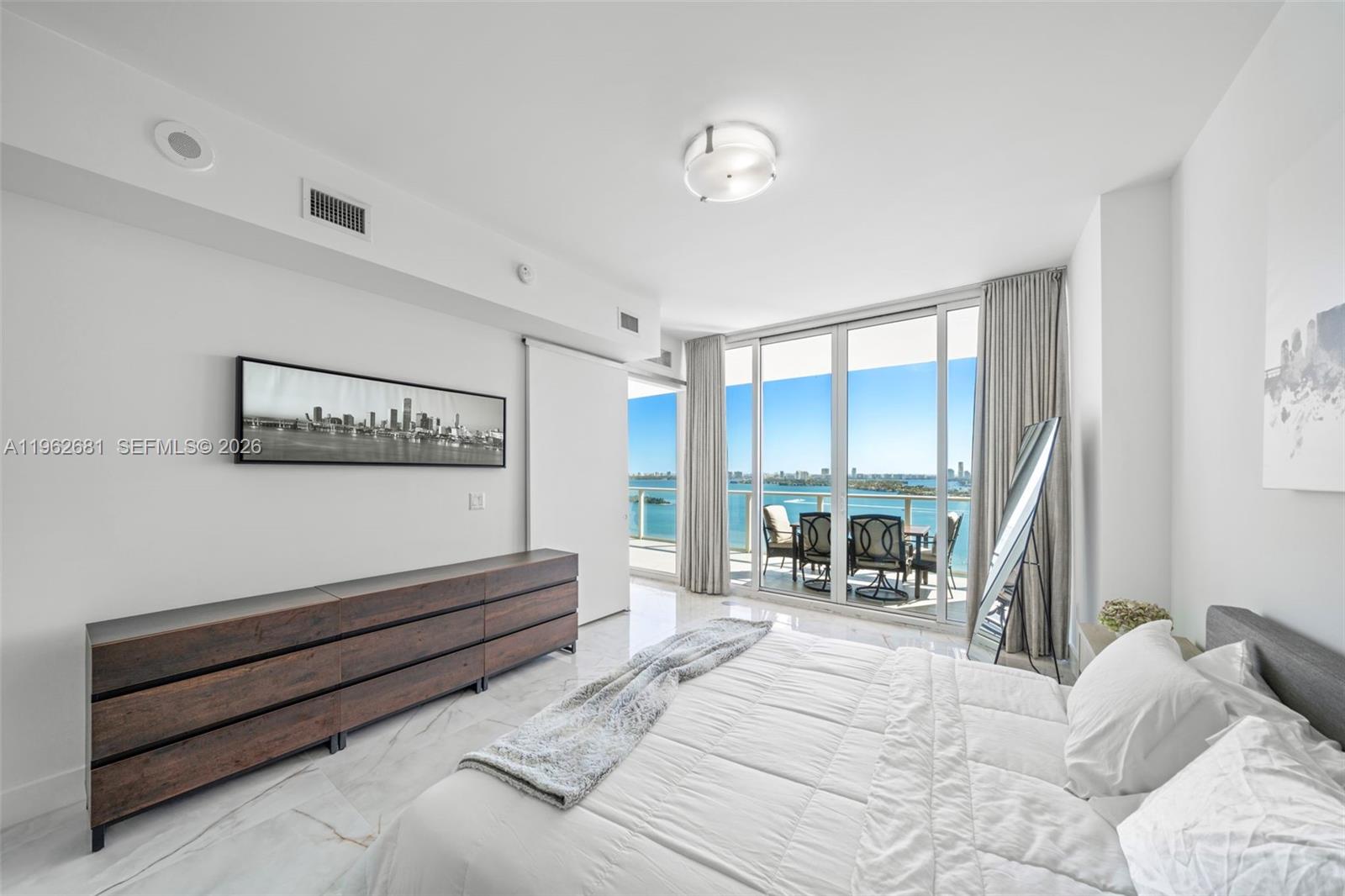 image Paramount Bay8