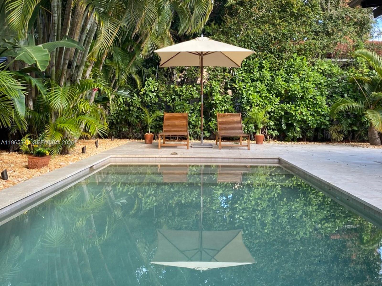 1737 SW 10th St Miami, FL 33135