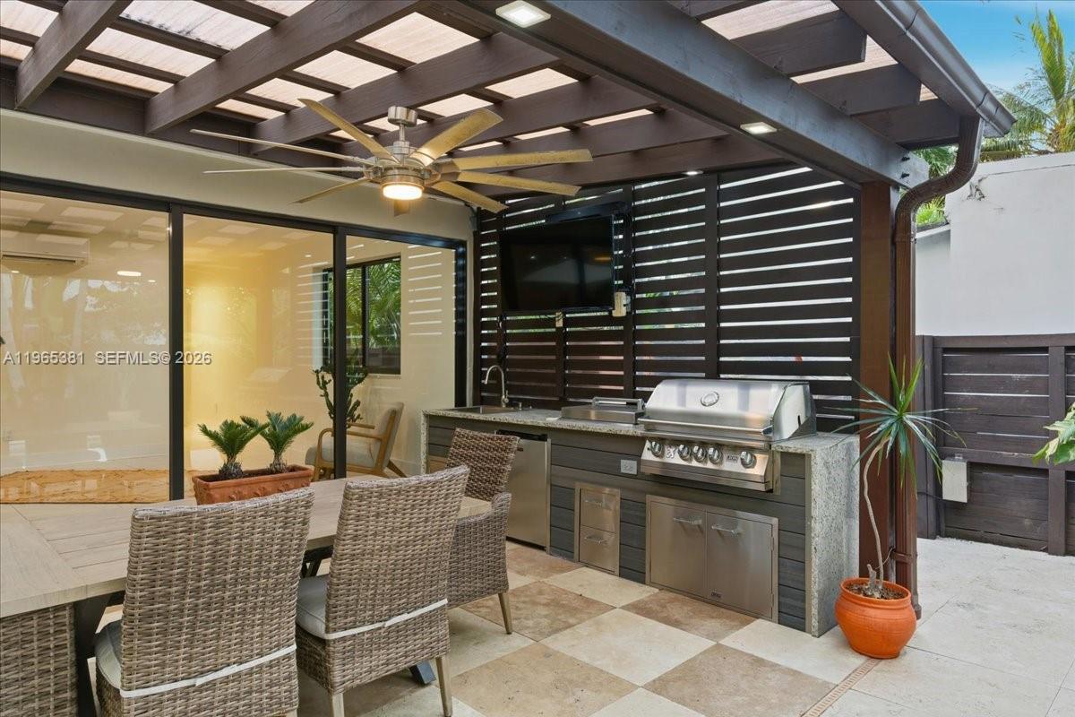 1737 SW 10th St Miami, FL 33135