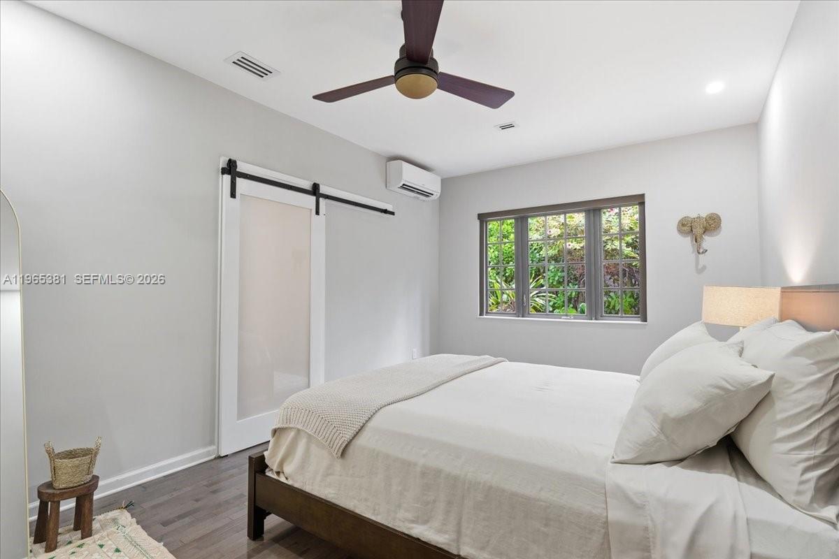 1737 SW 10th St Miami, FL 33135