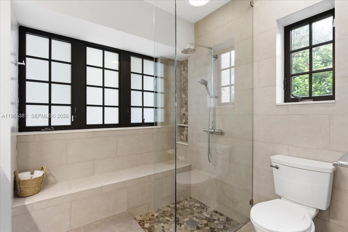 1737 SW 10th St Miami, FL 33135