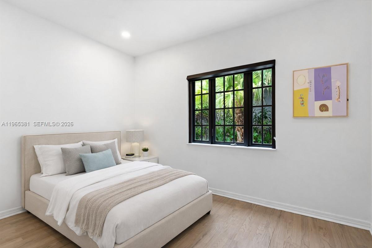 1737 SW 10th St Miami, FL 33135