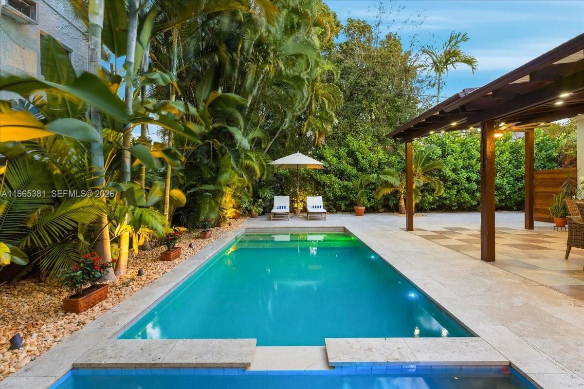 1737 SW 10th St Miami, FL 33135