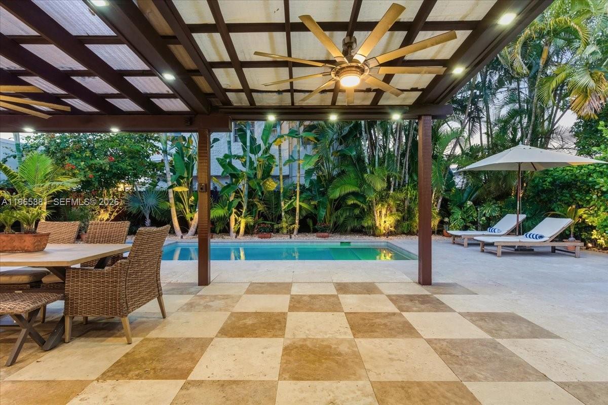 1737 SW 10th St Miami, FL 33135