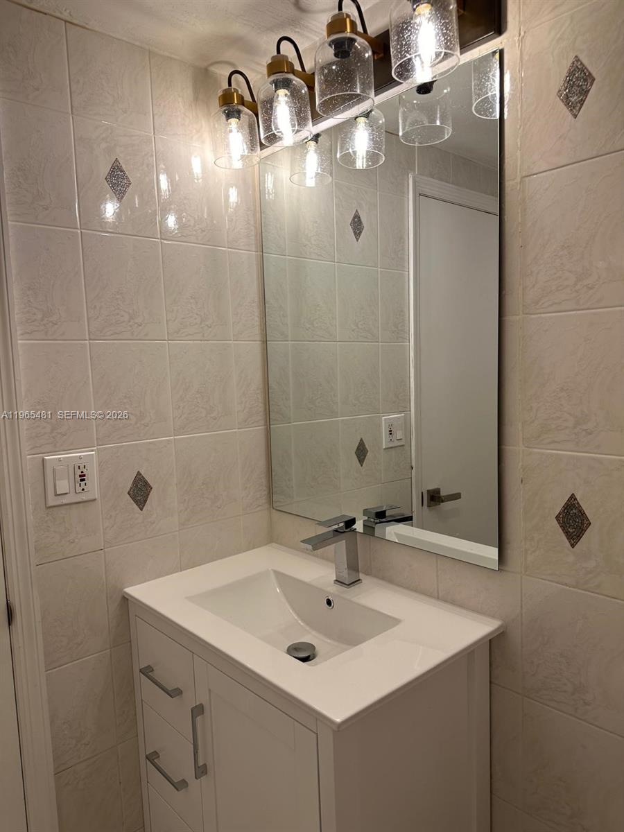 10916 SW 70th Ter Miami, FL 33173