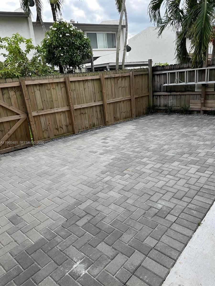 10916 SW 70th Ter Miami, FL 33173