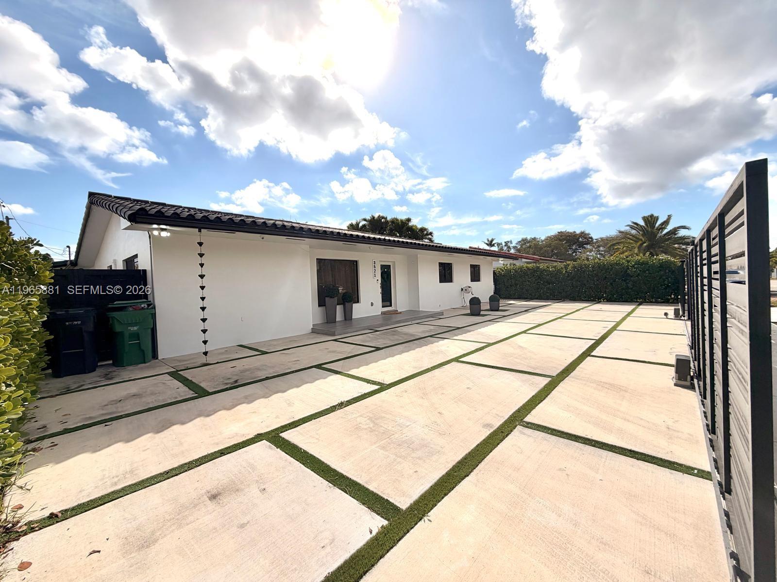 3521 SW 99th Ct Miami, FL 33165