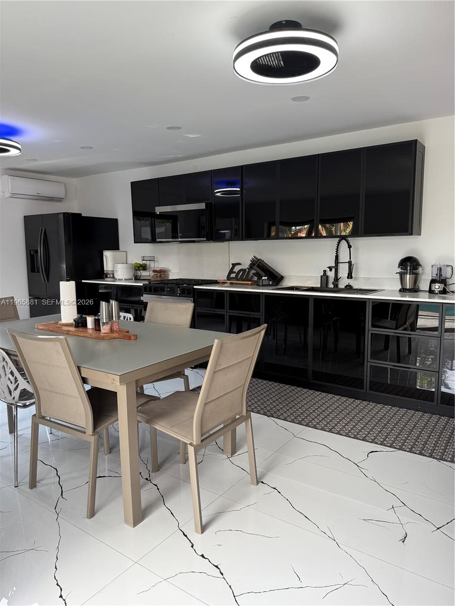 3521 SW 99th Ct Miami, FL 33165