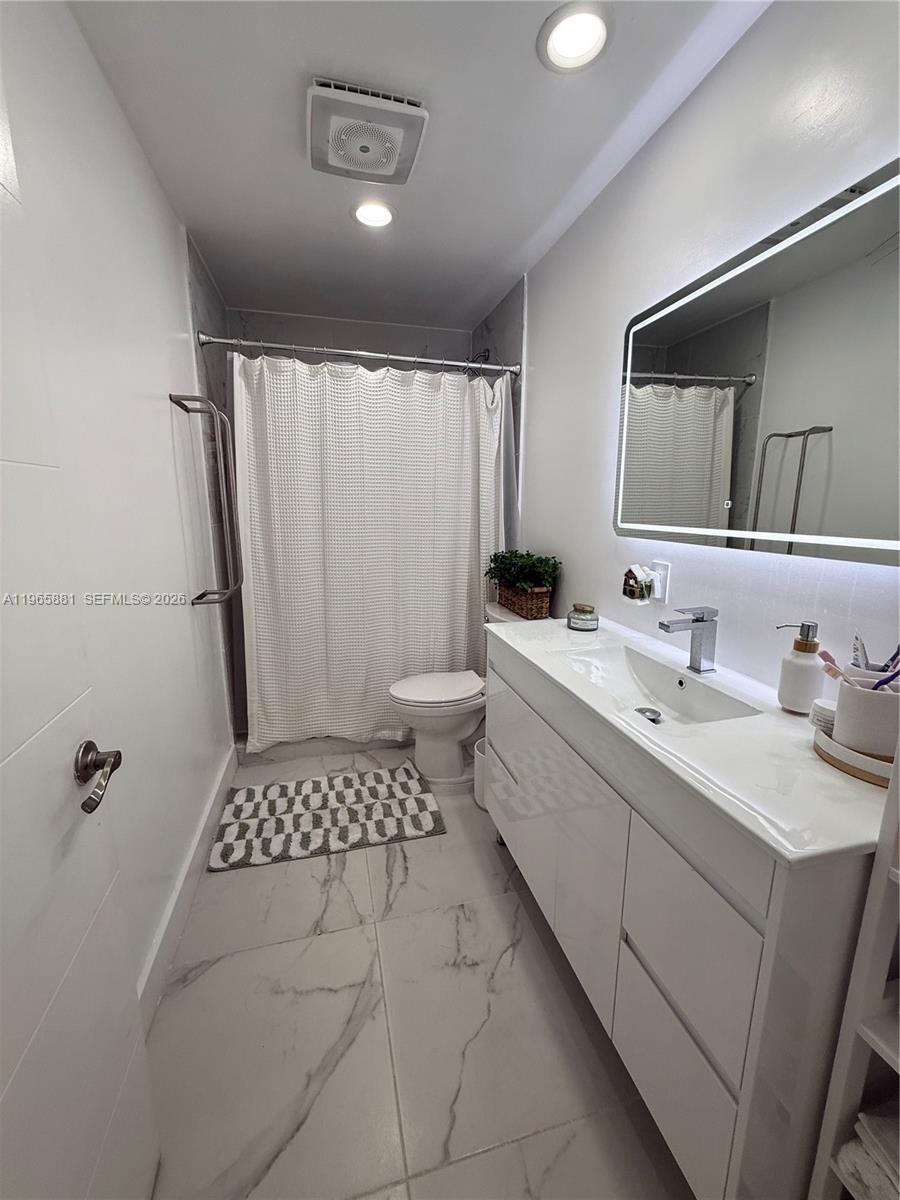 3521 SW 99th Ct Miami, FL 33165