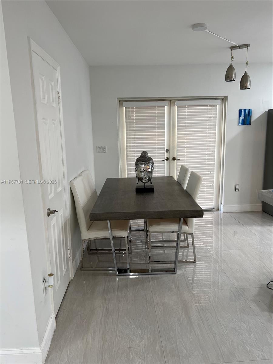 6284 SW 26th St Miami, FL 33155