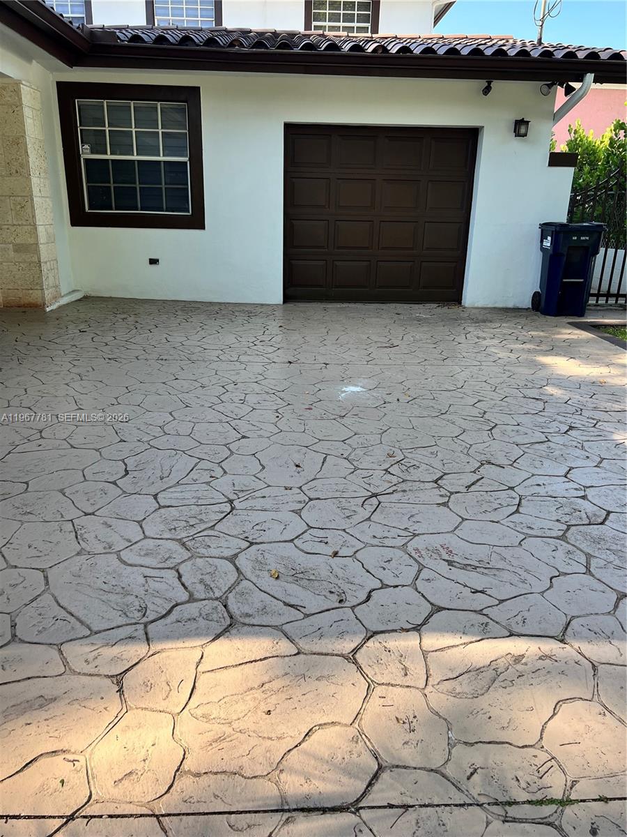 6284 SW 26th St Miami, FL 33155