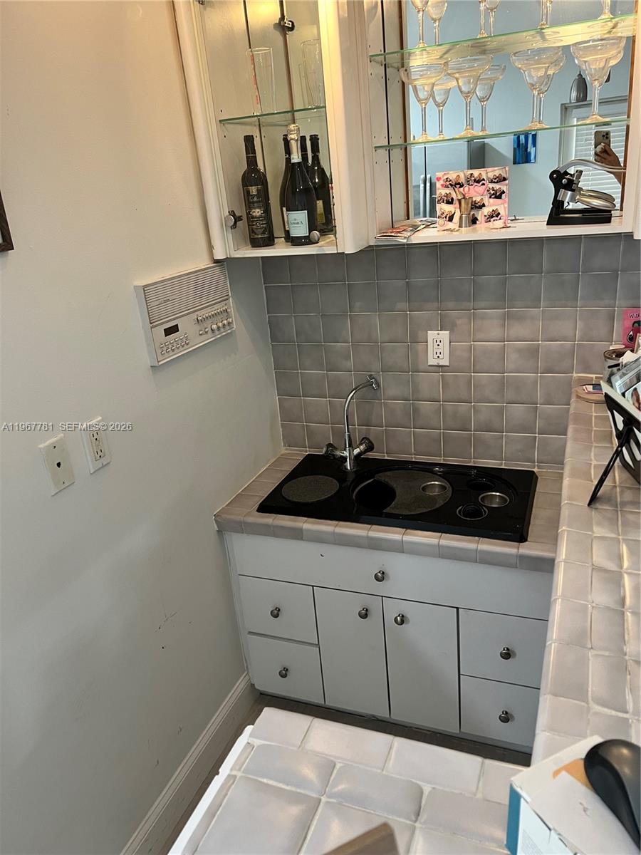 6284 SW 26th St Miami, FL 33155