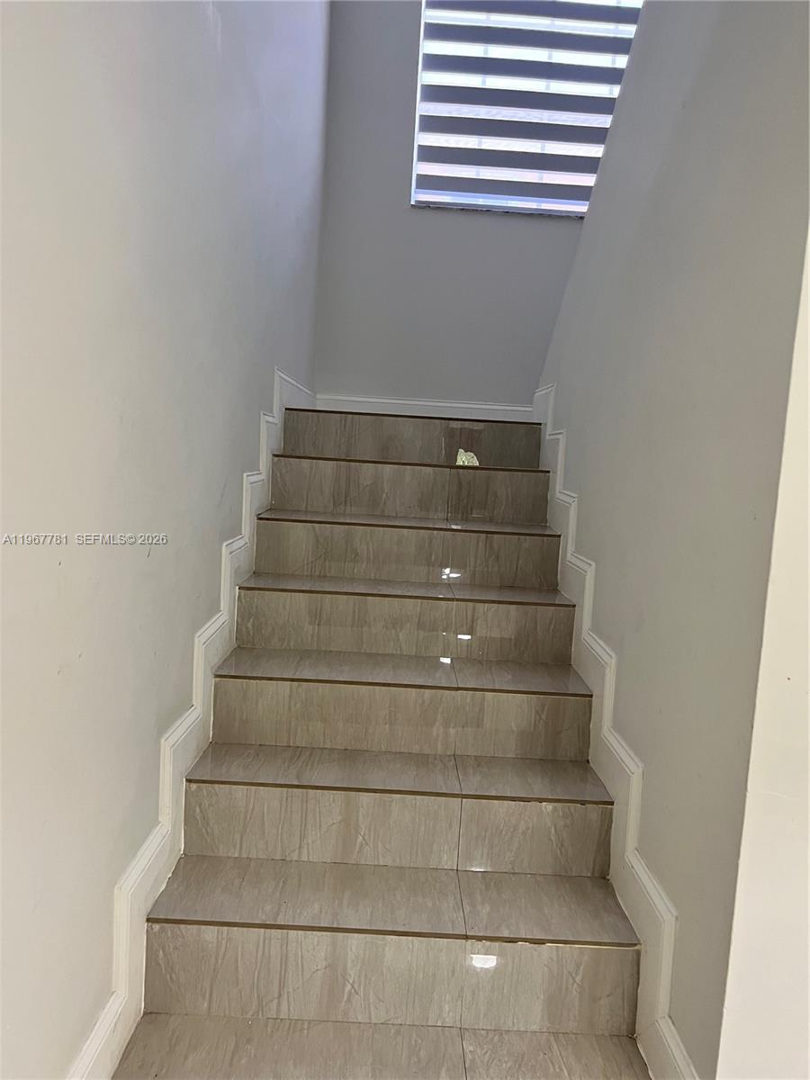 6284 SW 26th St Miami, FL 33155