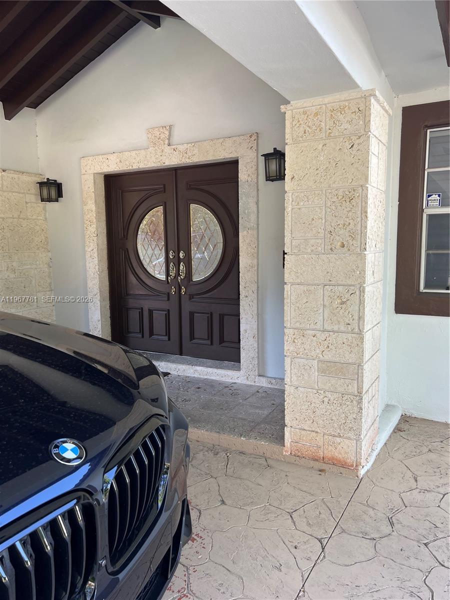 6284 SW 26th St Miami, FL 33155