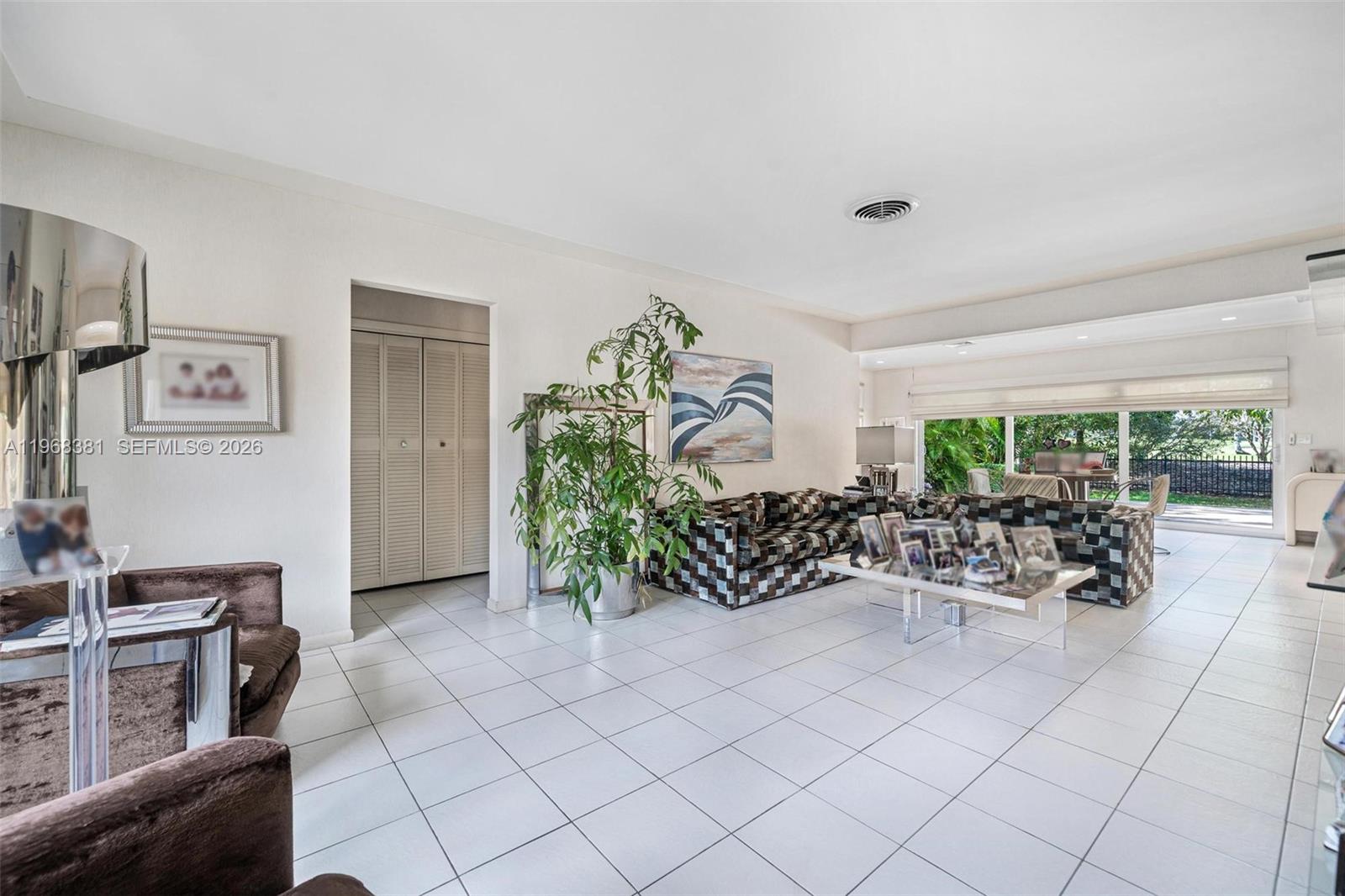 5220 La Gorce Dr Miami Beach, FL 33140