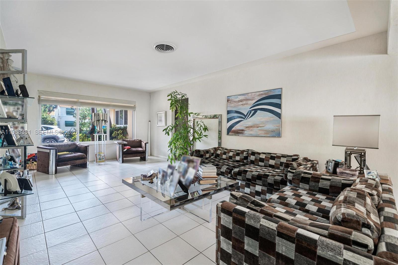 5220 La Gorce Dr Miami Beach, FL 33140