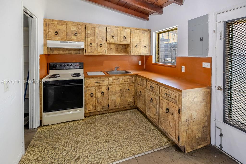 670 SE 1st St Hialeah, FL 33010