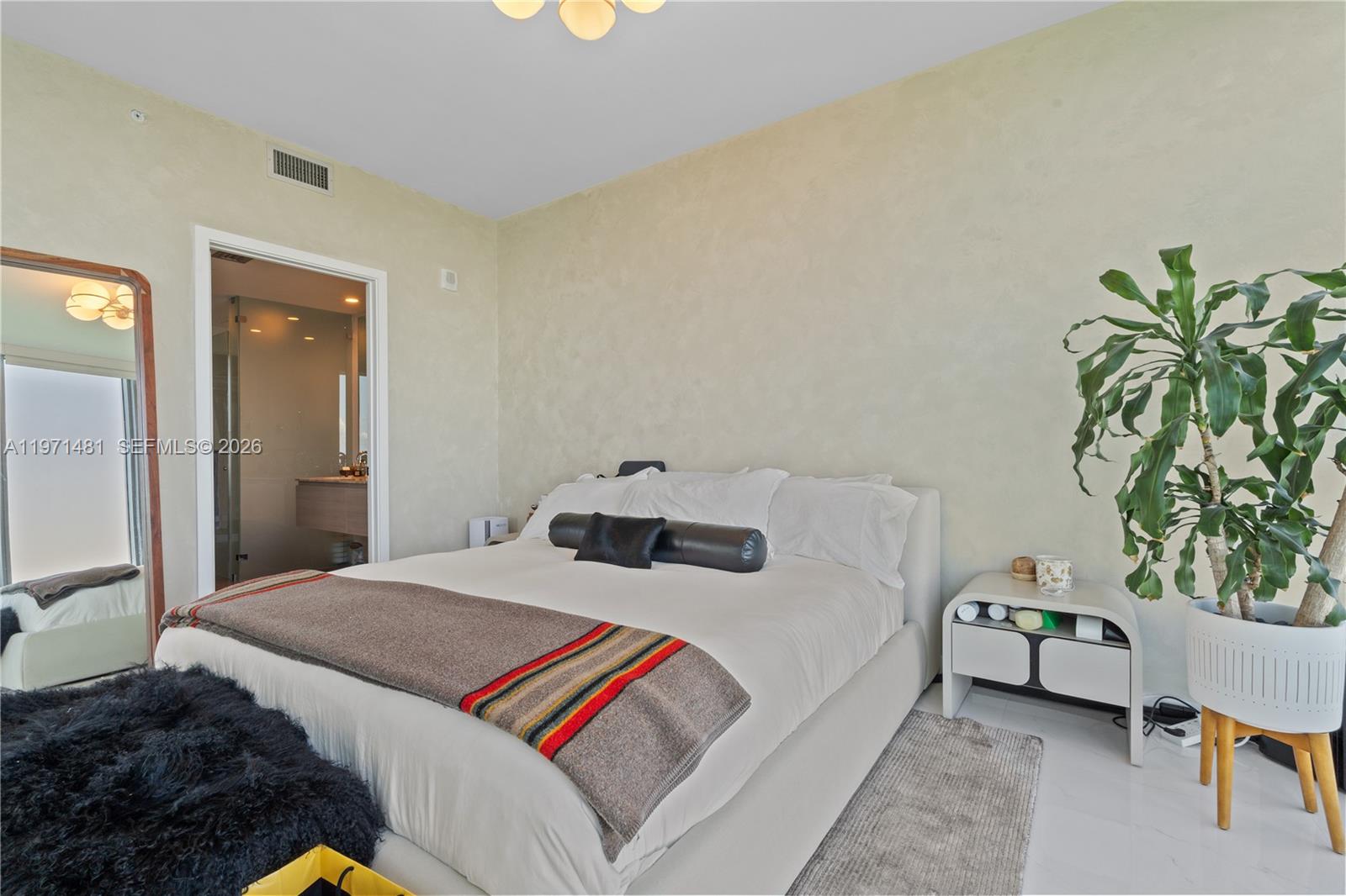 2900 NE 7th Ave #3107 Miami, FL 33137