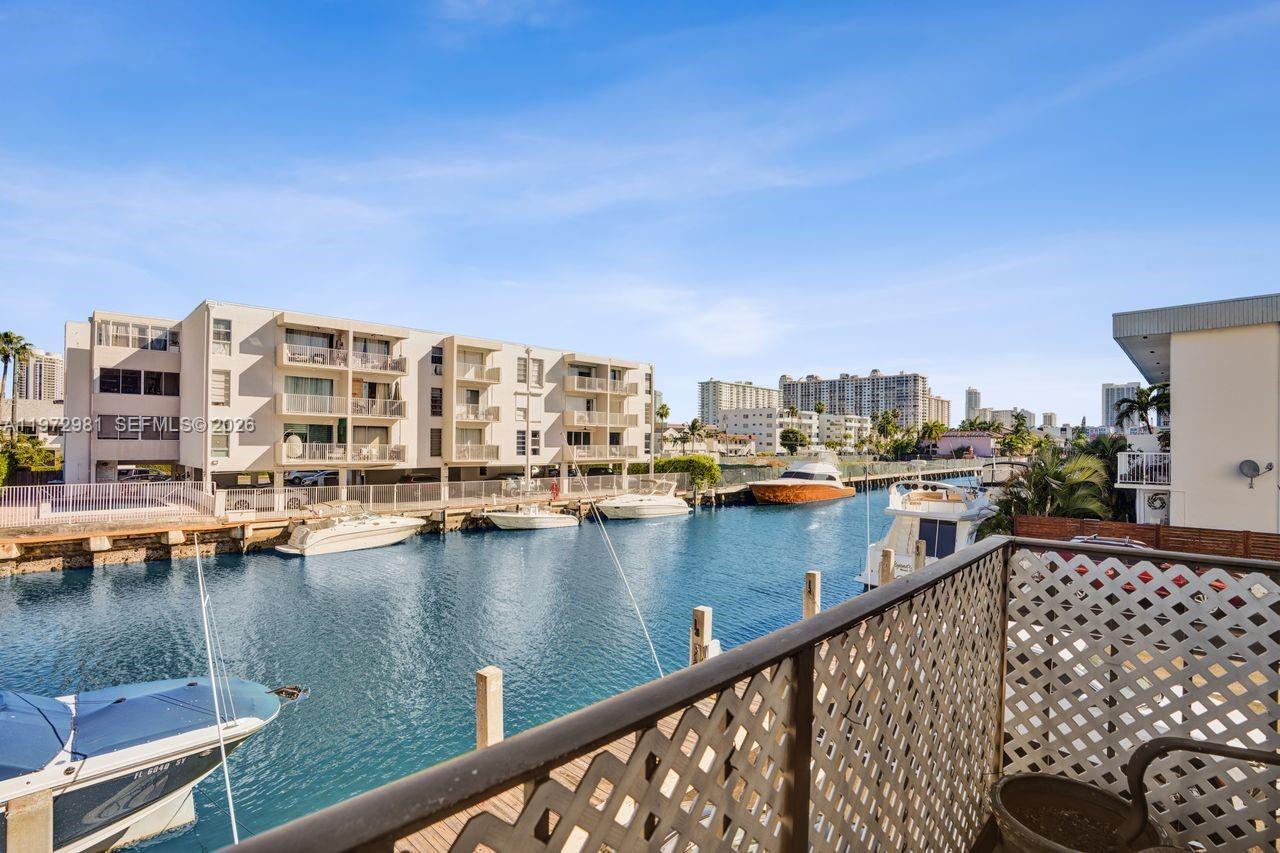 3665 NE 167th St #208