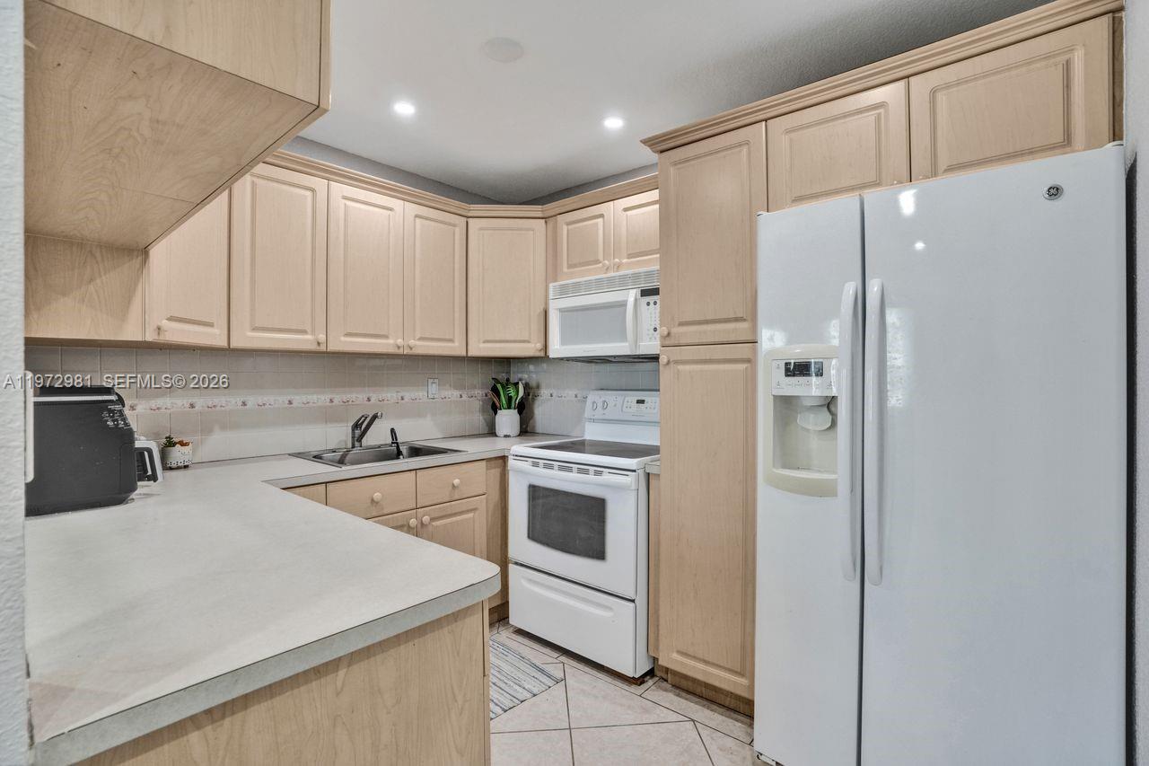 3665 NE 167th St #208 North Miami Beach, FL 33160