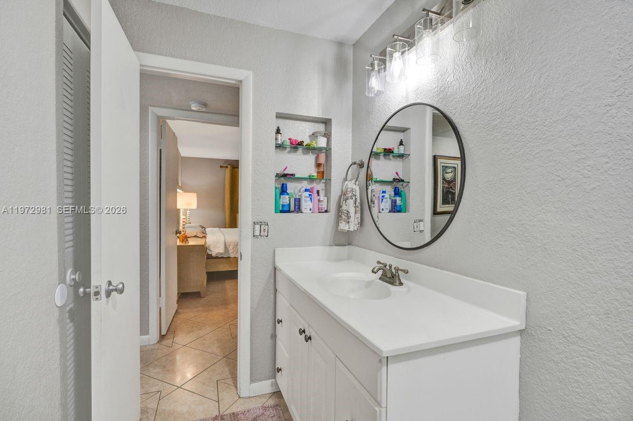 3665 NE 167th St #208 North Miami Beach, FL 33160