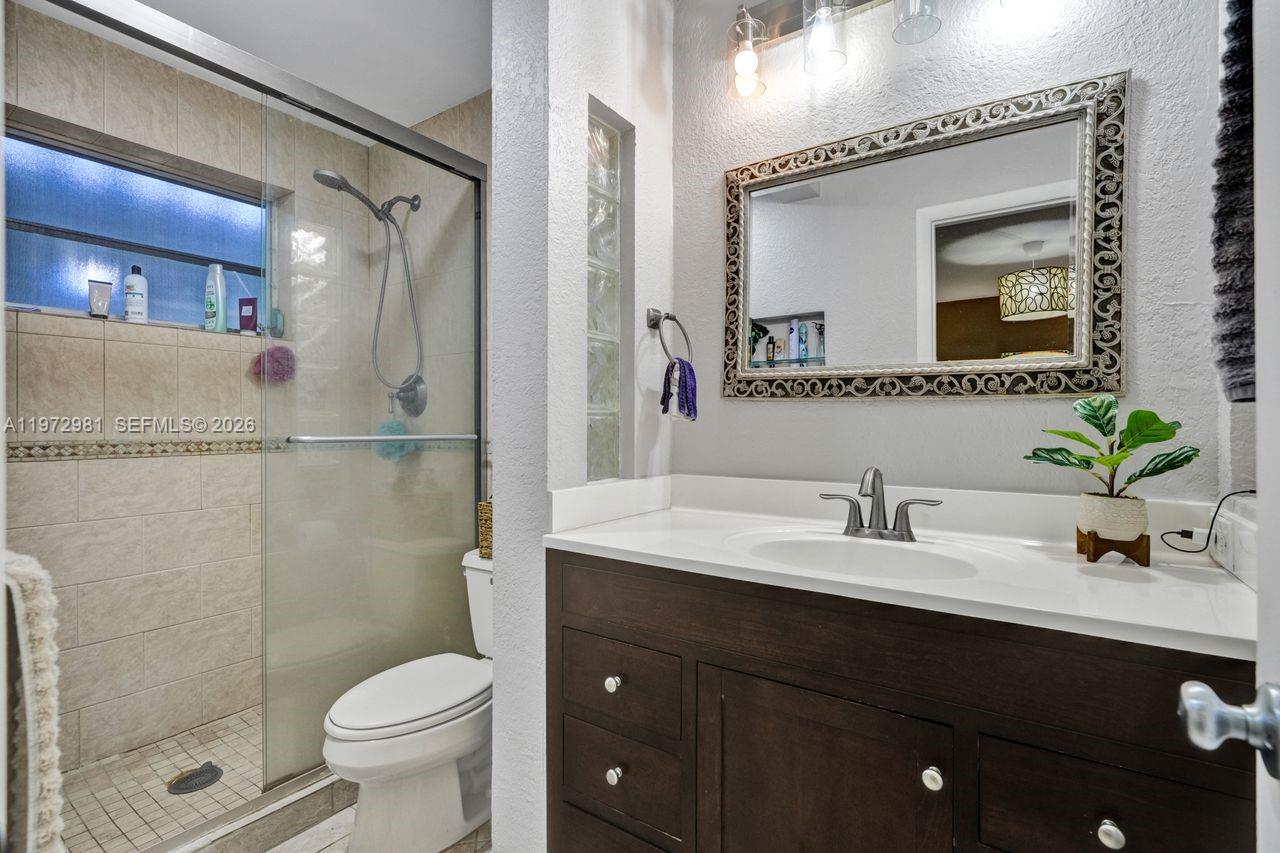 3665 NE 167th St #208 North Miami Beach, FL 33160