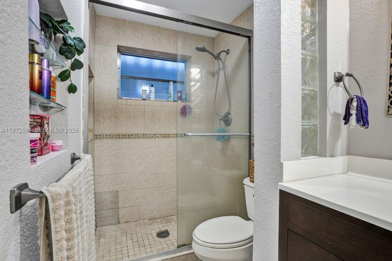 3665 NE 167th St #208 North Miami Beach, FL 33160