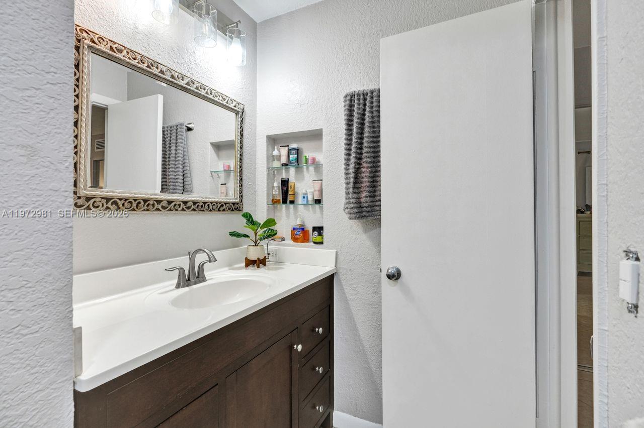 3665 NE 167th St #208 North Miami Beach, FL 33160