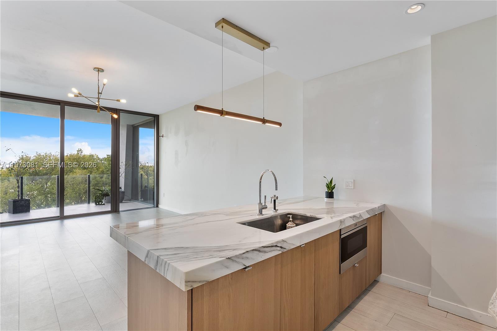 2831 S Bayshore Dr #707 Miami, FL 33133