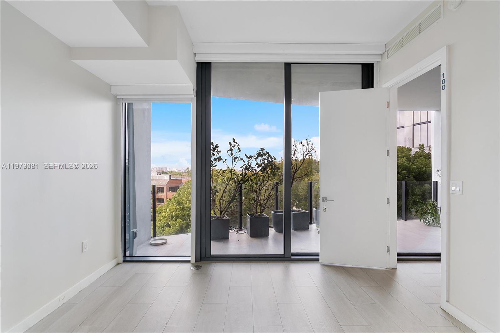 2831 S Bayshore Dr #707 Miami, FL 33133