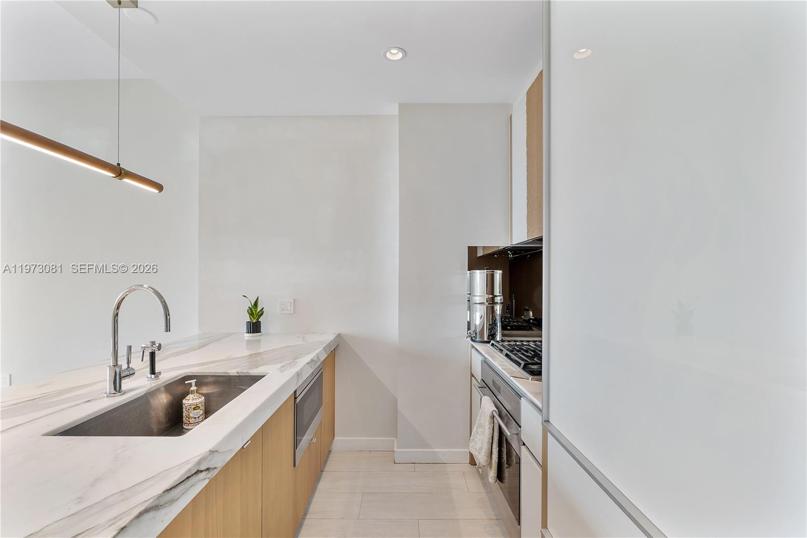 2831 S Bayshore Dr #707 Miami, FL 33133