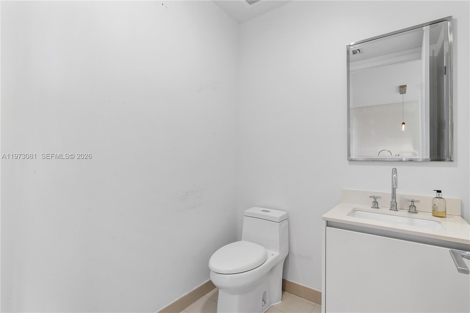 2831 S Bayshore Dr #707 Miami, FL 33133