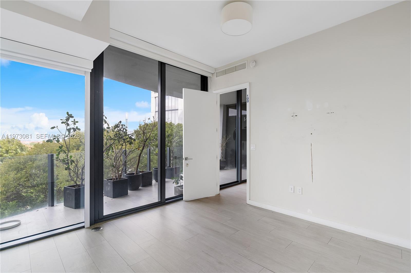 2831 S Bayshore Dr #707 Miami, FL 33133