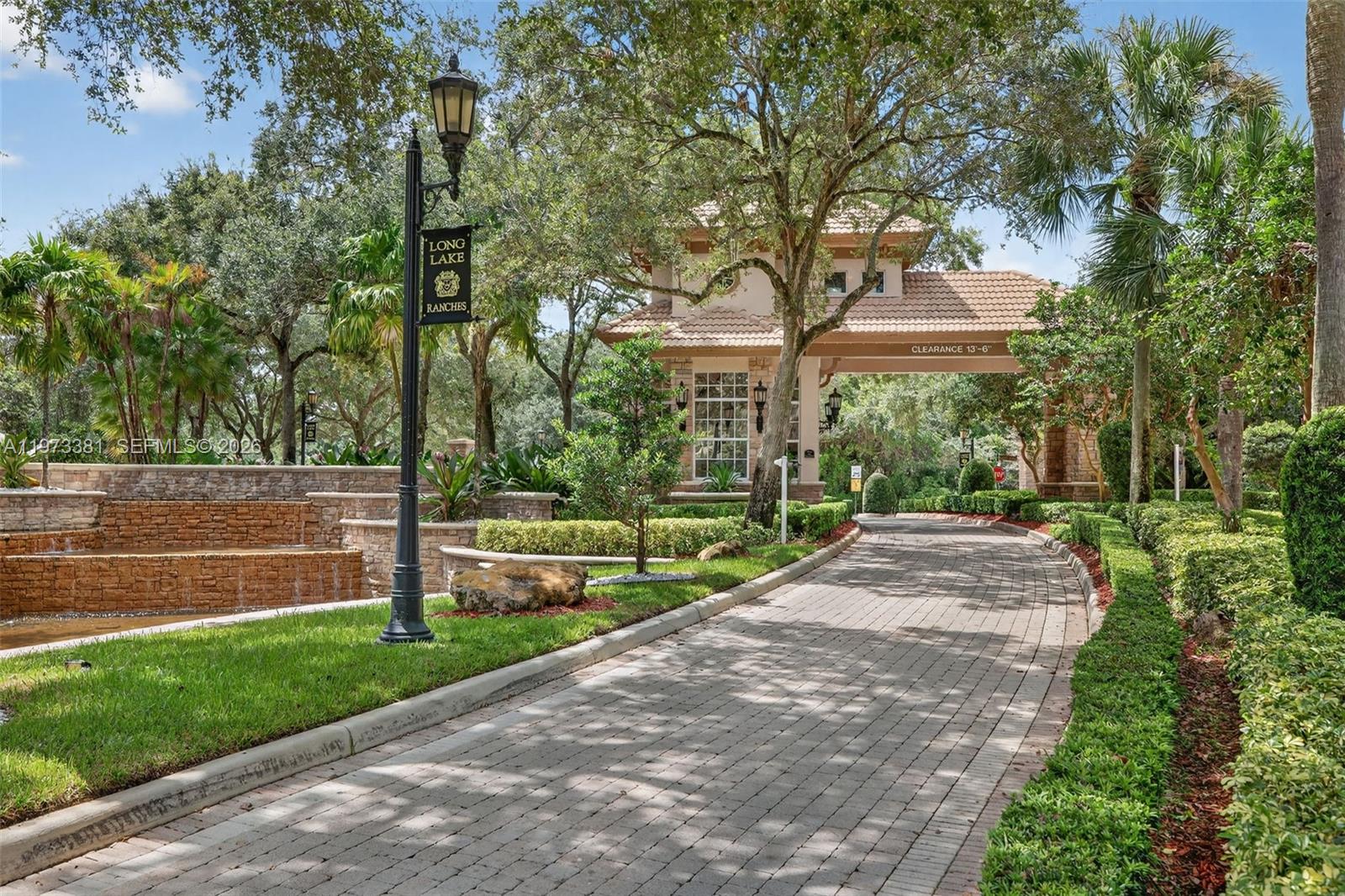 3792 Churchill Downs Dr Davie, FL 33328