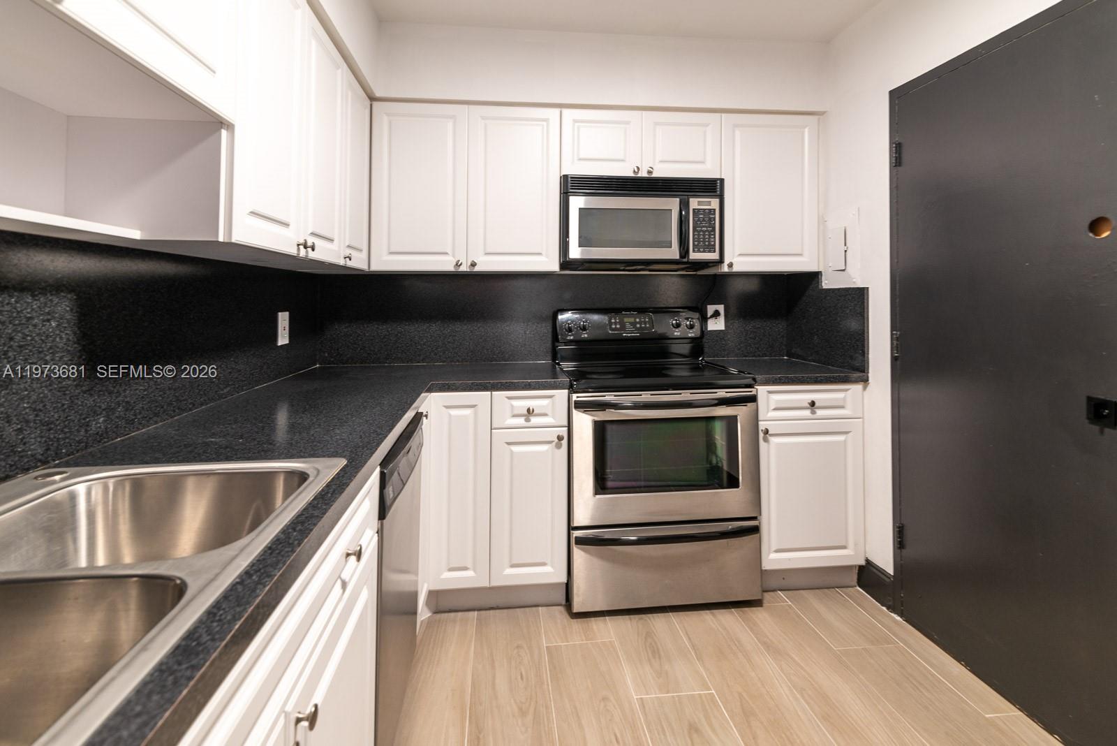 9225 Collins Ave #1010 Surfside, FL 33154