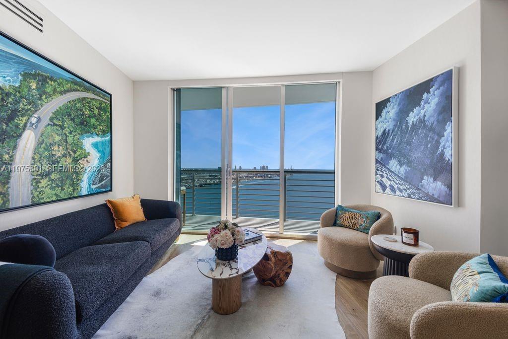 335 S Biscayne Blvd #3012 Miami, FL 33131