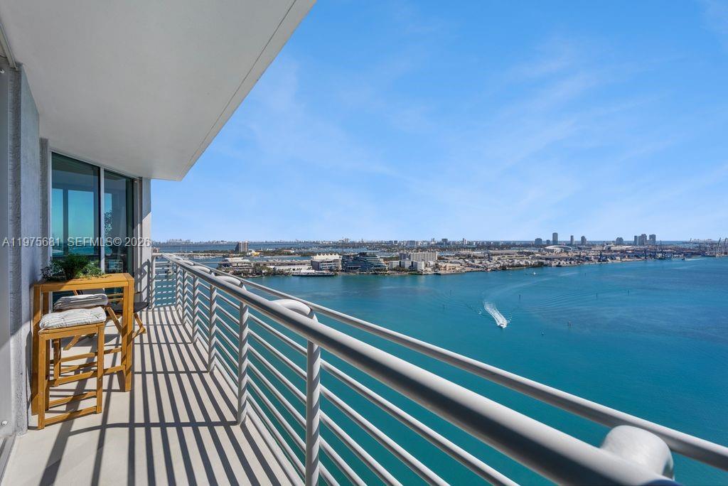 335 S Biscayne Blvd #3012 Miami, FL 33131