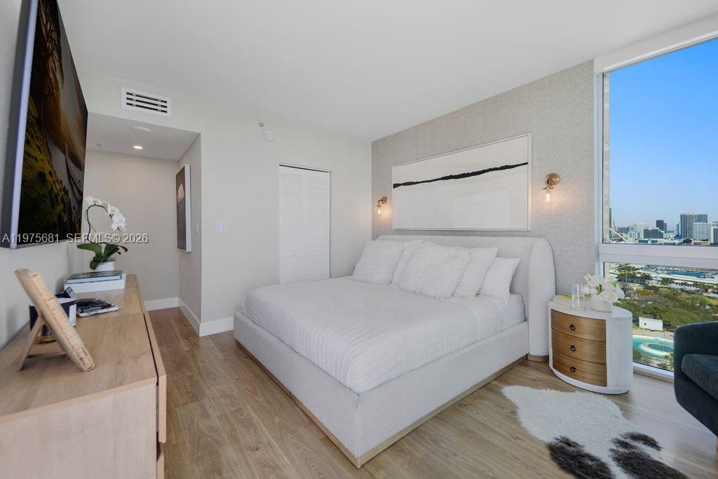 335 S Biscayne Blvd #3012 Miami, FL 33131