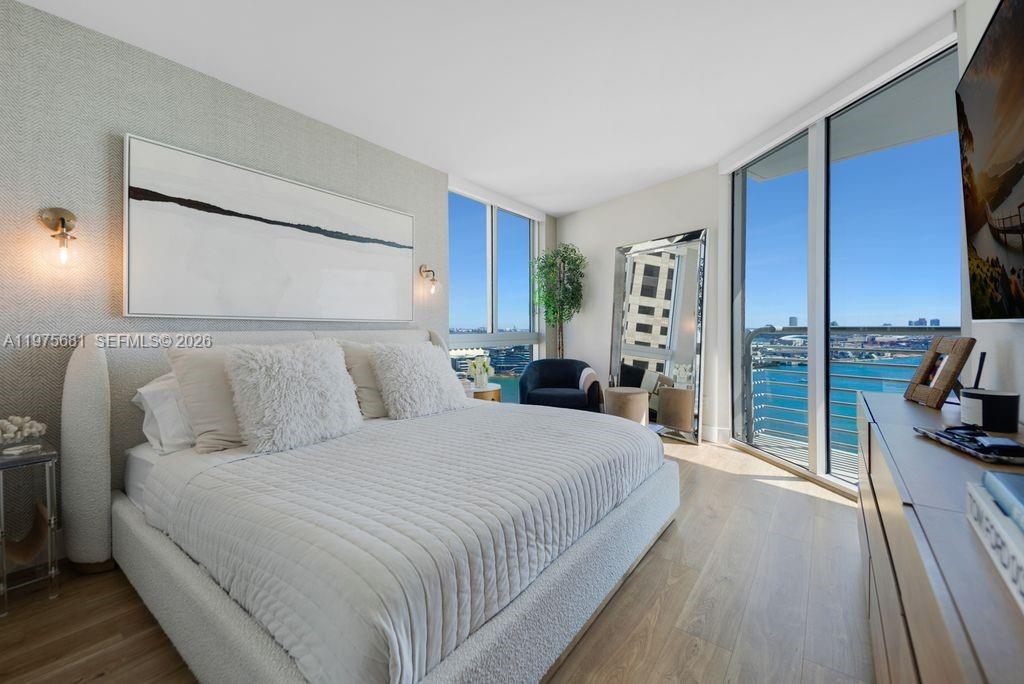 335 S Biscayne Blvd #3012 Miami, FL 33131