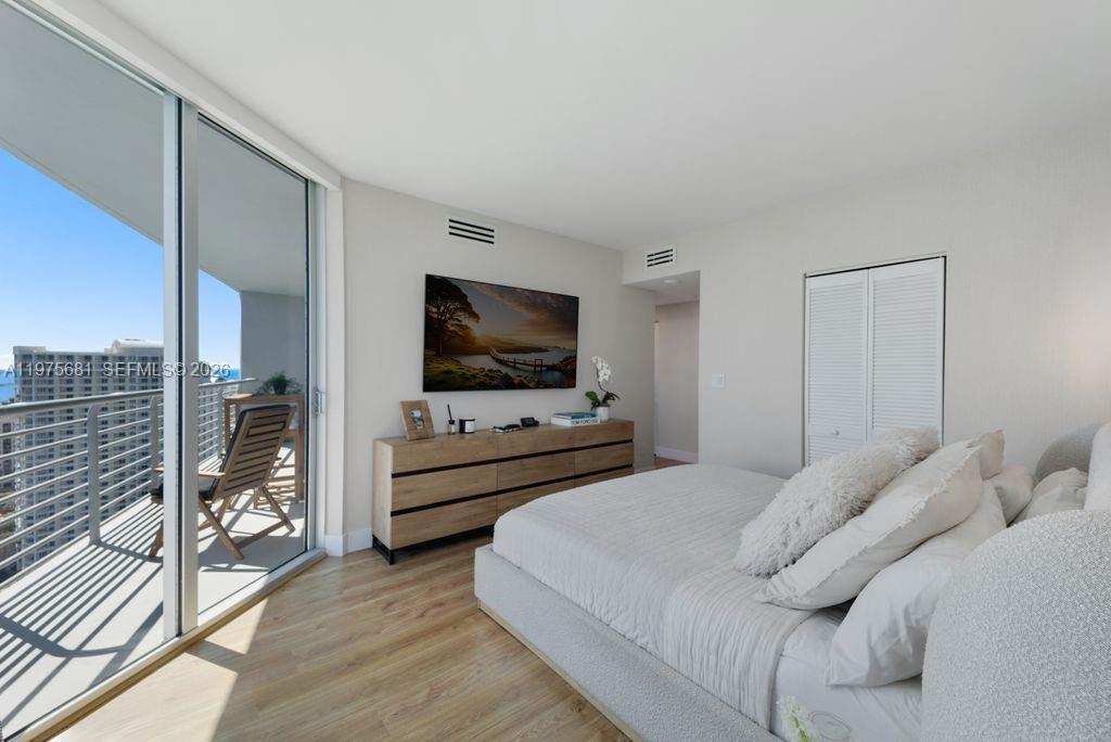 335 S Biscayne Blvd #3012 Miami, FL 33131