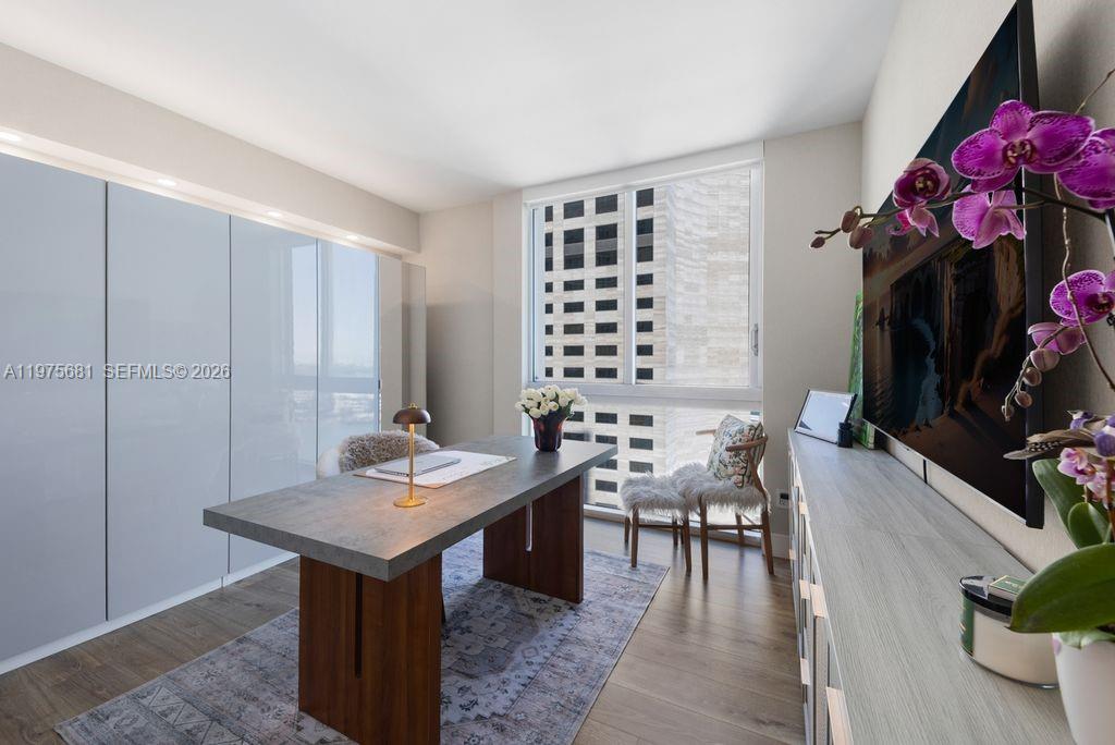 335 S Biscayne Blvd #3012 Miami, FL 33131