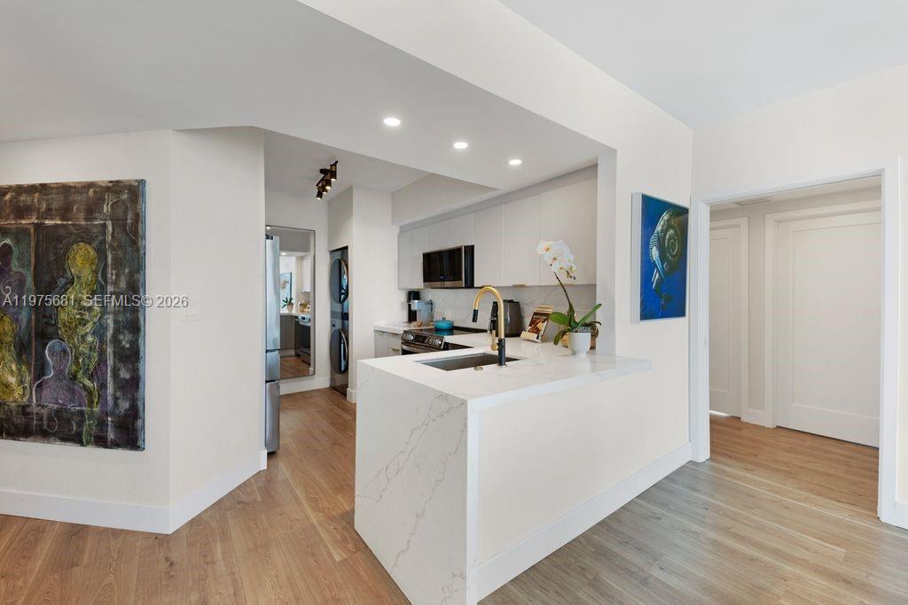 335 S Biscayne Blvd #3012 Miami, FL 33131